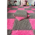 Tapis de sol en mousse pelucheuse imbriqués gris et rose pour chambre à coucher - Patchwork Gris et Rouge / 30x30x1cm