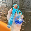Porte-clés requin bleu avec sable mouvant liquide, paillettes d'étoiles et dauphin - Pendentif Requin Marin Rempli d'Huile / Bleu