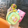 Lindo llavero de mini altavoz grabador con forma de radio verde y amarilla con personaje de vaca - Amarillo