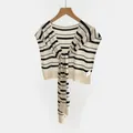 Elegante chal de punto a rayas blancas y negras con diseño de nudo para el verano - Tops / Blanco Roto - Negro Rayas Gruesas y Finas