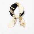 Elegantes 50cm Seidenquadrattuch mit goldenem Kettenquastenmuster für professionelle Damen - 50x50cm / Beige Schwarz Schnallenmuster (#200)