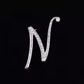 Elegante broche plateado letra N con pedrería brillante para accesorios de mujer. - Estilo Letra N (2255) / Plata N