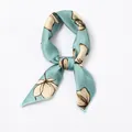 Eleganter türkisfarbener Seidenschal mit Blumenmuster, 50cm dekoratives Halstuch - 50x50cm / Jasmin Robin Blau (#208)