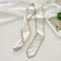 Elegante crème zijden sjaal met grijze geometrische lijnen voor kapsels - Khaki lijnen