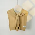 Elegante scialle di lana lavorata a maglia giallo senape da donna con un bel nodo. - Taglia unica / Top / Cammello