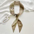 Elegante groene smalle sjaal met klassieke artistieke print en kalligrafie knoop - Guanyin-standbeeld