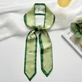 Elegante groene zijden sjaal met Steenbok dierenriem print voor haar of nek. - Steenbok