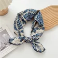 Blaue Vintage Damast Floral Baumwolle Quadratischer Schal 70cm elegante Kopfbedeckung - 68x68cm / Ranke Blau (DQ70)