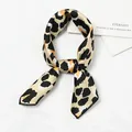 Eleganter Seidenschal mit Leopardenmuster für Damen, vielseitiges Halstuch-Modeaccessoire - 50x50cm / Small Leopard Khaki Yellow