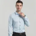 Chemise business cintrée à manches longues bleu clair avec des boutons noirs pour hommes - 3XL / Hauts / Light Blue (H-2-708)