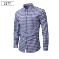 Camicia casual a maniche lunghe a quadri blu e bianchi da uomo con taschino frontale - S / Tops / Fine Quadri Blu e Bianco (2177)
