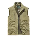 Outdoor-Funktionsweste in Khaki mit mehreren Reißverschlusstaschen und Stehkragen - M / Oberteile / Khaki