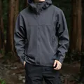 Veste softshell à capuche pour homme gris foncé, idéale pour le printemps et l'automne. - M / Hauts / Gris clair