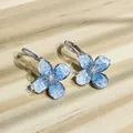 Elegantes pendientes de flores azules degradadas con agujas de plata y micro piedras - Estilo Flor Azul Degradado (F0573B) / Azul Degradado