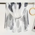 Sciarpa lunga in seta leggera con motivo a foglie grigie per la protezione solare in spiaggia - 160cm / Foglia Grande Grigio Bianco