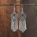 Pendientes étnicos estilo plata Miao con diseño de pluma de pavo real y borlas cilíndricas - E2879-2