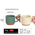 Minimalistisches geripptes Keramik-Kaffeebecher-Set in Grün und Creme mit Größenangaben - 240ml (2er Set) / Cremeweiß + Grün