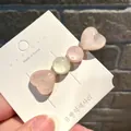 Glitzernde rosa Herz-Haarspange auf Karte, süßes Accessoire für Mädchen. - Perlenbesetztes Eis Herz / Rosa
