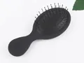 Cepillo de pelo ergonómico negro profesional para desenredar y masajear el cuero cabelludo - Estilo de Púas Suaves / Negro