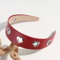 Serre-tête large en cuir PU rouge avec rivets décoratifs en métal argenté en cœur - Vin Rouge Creux En Forme De Cœur