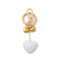 Porte-clés doré élégant avec pendentifs cœurs blanc et or pour décorer un sac - Style Trois Coeurs