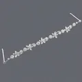Diadema floral elegante con diamantes de imitación y clips de aleación de plata para boda - Diadema Versátil Con Flor Plateada Hs-j4750