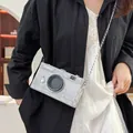 Elegante bolso bandolera plateado con forma de cámara y detalles de cristal brillante - 10 / Plateado