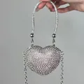Élégant sac de soirée argenté en forme de cœur orné de strass brillants et bandoulière - A156 argenté