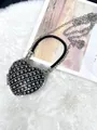 Pochette de soirée élégante en forme de cœur ornée de strass avec une chaîne argentée. - A154 noir