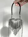 Petit sac de soirée en forme de cœur avec strass argentés brillants et bandoulière chaîne - A151 noir
