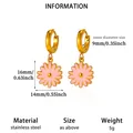 Pink daisy flower hoop earrings in gold-tone stainless steel with 9mm inner diameter - Pink Daisy Style (E6845) / Gold