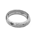 Elegante brazalete abierto de aleación de plata martillado irregular con cierre muelle. - Patrón de Protuberancia Redonda de Arco Fino (As0123)