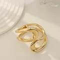 Brazalete abierto de aleación de oro moderno con diseño en espiral multicapa irregular - Cuadrado Irregular (As0023)