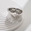 Brazalete de puño plateado texturizado ancho con apertura de resorte - Brazalete de Hoja con Patrón Asimétrico (As0084)