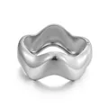 Brazalete plateado irregular ondulado con apertura de resorte y elegante acabado pulido - Onda en forma de M (As0121)