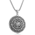 Gros plan du pendentif viking avec cornes d'Odin et runes sur une chaîne en acier. - Pendentif Avec Chaîne de Boîte (FY24041) / Longueur de la chaîne 60cm / Acier