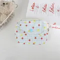 Jolie pochette matelassée à carreaux bleus avec motif fraise et lapin pour monnaie - Cœur De Fraise : Bleu Clair