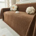Funda de sofá marrón con diseño de espiga para protección de muebles todo el año. - Toalla De Sofá Ancha 180 Personalizada Por Metro / Chocolate