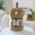 Chaleco cálido para perros de lana de cordero a cuadros con anillo en D, marrón/blanco - XS-Busto 30cm, Largo 20cm (aprox. 1-1,5kg) / Tops / Cuadros Marrones