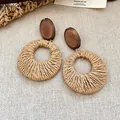 Orecchini etnici in paglia intrecciata e legno con bellissime texture naturali - Ago Argentato N. 21 - Marrone - Ovale