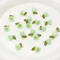 Grüne perlmuttschimmernde Maiglöckchen-Anhänger aus Acryl für DIY-Schmuckherstellung - Maiglöckchen Farbig Schillernd Grün / 11 X 14 Mm Lochdurchmesser Ca. 2 Mm 2 Stück/packung
