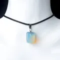 Colgante cuadrado de opalita iridiscente traslúcida en un collar de cordón negro minimalista - Solo colgante (sin cadena) / Opalita (Sintética)