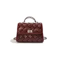 Sac à main élégant en cuir tressé bordeaux avec poignée en chaîne et fermoir tournant - Taille unique / Style en Cuir Tressé / Bordeaux