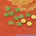 Vista detallada de capuchones de flores en esmalte verde de 8 mm para creación de joyas DIY - 8mm / Verde Oscuro (P102)