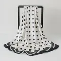 Klassisches schwarz-weißes Seidentuch mit Polka-Dots Satin quadratisch 90x90cm Variante - Schwarze Punkte / 90 X 90 Cm (polka Dot Serie)