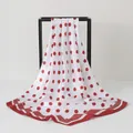 Eleganter 90x90cm quadratischer Satinschal mit roten Punkten und dekorativen Rändern - Gepunktetes Rot / 90 X 90 Cm (polka Dot Serie)