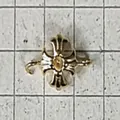 Connettore a croce gotico dorato per la creazione di gioielli personalizzati fai da te - Connettore a Croce Gotica Dorata (BP2078B1)