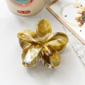 Elegant yellow marbled plumeria flower hair claw clip for women's hair styling - 8.5cm Frangipani - Ps M-05 Turmeric / Resin/Plastic