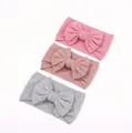 Lot de trois bandeaux bébé en maille côtelée avec gros nœuds en rose poudré et gris clair - Ensemble Trois Pièces Rose/Brun Clair/Gris (3B)