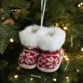 Rode en witte gebreide kerstlaars met rand van imitatiebont hangend aan de boom - Rood-Wit Gebreide Stijl (3) / Rood & Wit